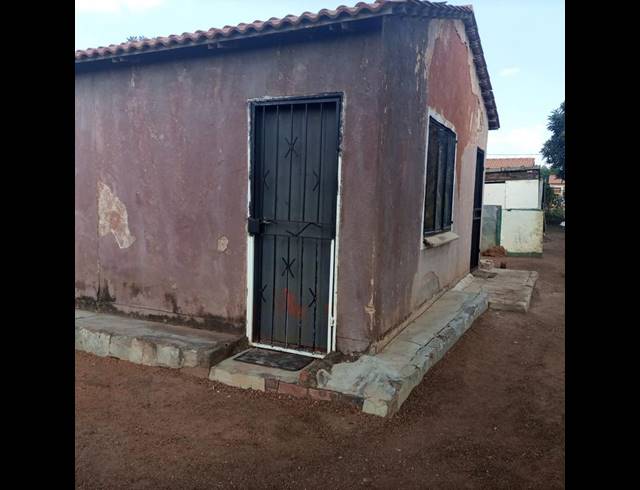 2 BEDROOM HOUSE FOR SALE IN SOSHANGUVE SOUTH